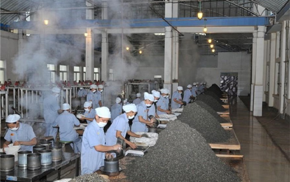 Процесс производства чай на заводе Менку